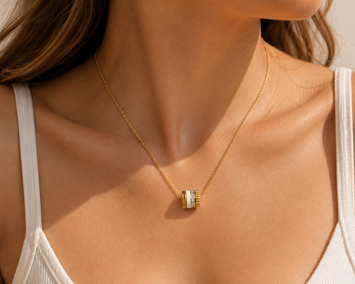Amour Necklace