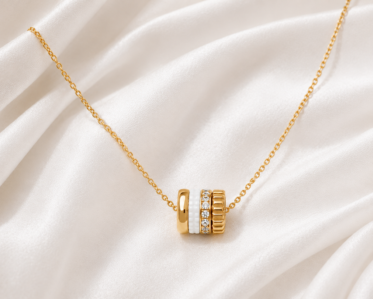 Amour Necklace