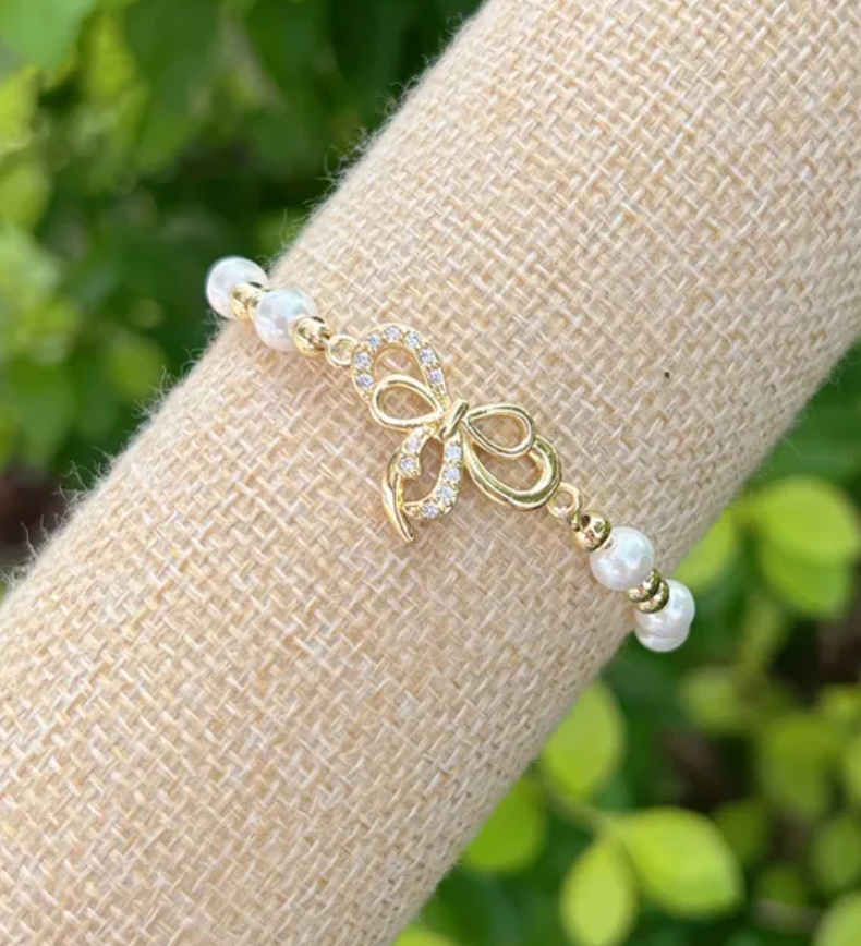 Gold Bow Pearl Bracelet